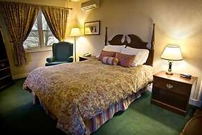 Lane's Privateer Inn