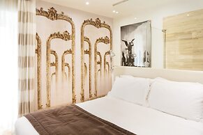Via Del Corso Home