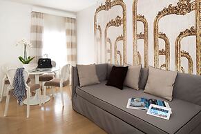 Via Del Corso Home