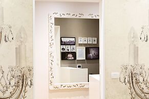 Via Del Corso Home