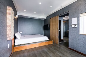 Aqua BEAutique