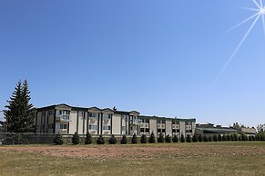 Tamarack Motor Inn