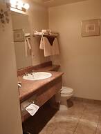 Tamarack Motor Inn