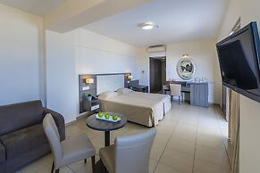 Tofinis Hotel