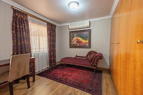 Sunward Park Guest House & Conference Centre