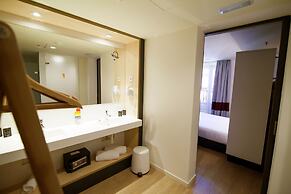 TOC Hostel and Suites Madrid