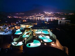 Agalia Luxury Suites