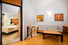 HL Miraflor Suites