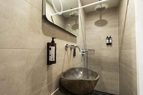 Quentin Leidse Square Hotel