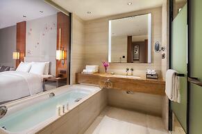 DoubleTree by Hilton Guangzhou Science City-Free Shuttle Bus Service D