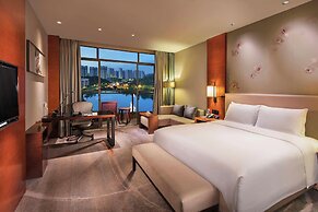 DoubleTree by Hilton Guangzhou Science City-Free Shuttle Bus Service D