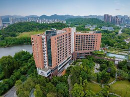 DoubleTree by Hilton Guangzhou Science City-Free Shuttle Bus Service D