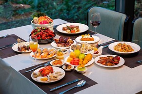 DoubleTree by Hilton Guangzhou Science City-Free Shuttle Bus Service D