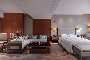 DoubleTree by Hilton Guangzhou Science City-Free Shuttle Bus Service D