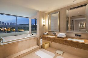 DoubleTree by Hilton Guangzhou Science City-Free Shuttle Bus Service D