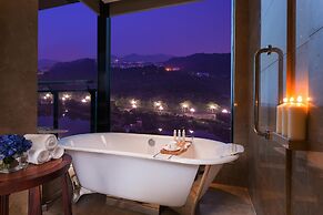 DoubleTree by Hilton Guangzhou Science City-Free Shuttle Bus Service D