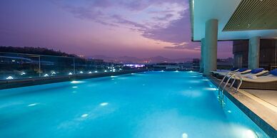 DoubleTree by Hilton Guangzhou Science City-Free Shuttle Bus Service D