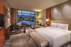DoubleTree by Hilton Guangzhou Science City-Free Shuttle Bus Service D