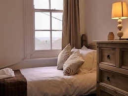 Stonehenge Inn