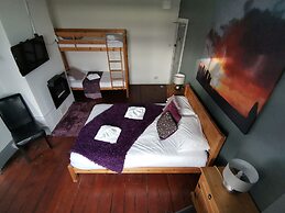 Stonehenge Inn