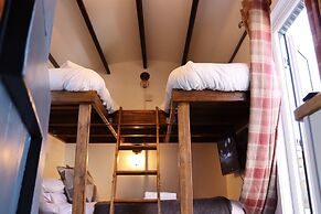 Stonehenge Inn
