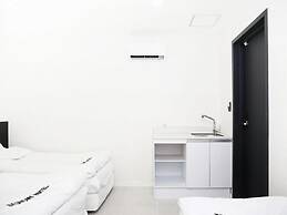 Ekonomy Hotel Gumi