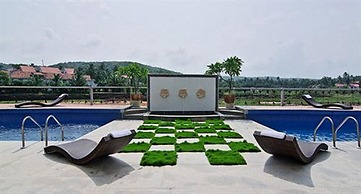 White Pearl Suites