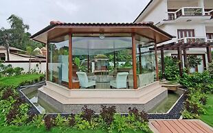 White Pearl Suites