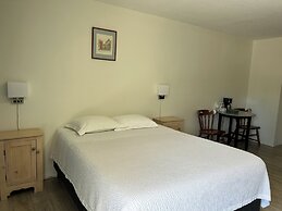 Empire Motel