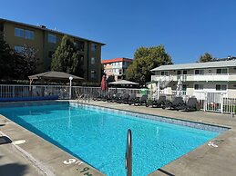 Empire Motel