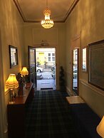 Smiths Hotel