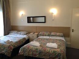 Smiths Hotel