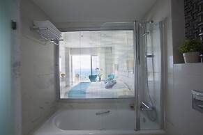 King Evelthon Beach Hotel & Resort