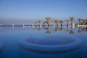 King Evelthon Beach Hotel & Resort