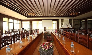 Vansana Plain of Jars Hotel