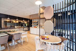 B&B HOTEL Paris Porte des Lilas
