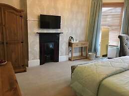 Chaston Manor Hotel