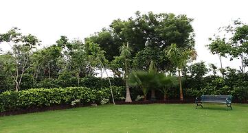 Nidhivan Sarovar Portico Vrindavan