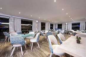 TRYP by Wyndham Corfu Dassia