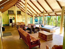 Jackaroo Treehouse Mission Beach - Hostel