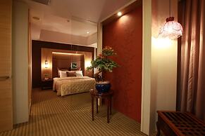 Highness Hotel