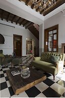 El Patio 77