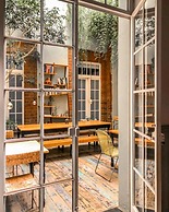 El Patio 77