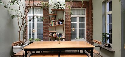 El Patio 77