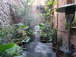 El Patio 77