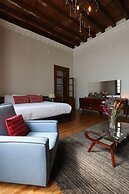 El Patio 77