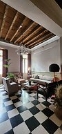 El Patio 77