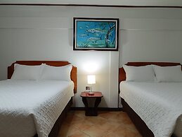 Banana Bay Marina