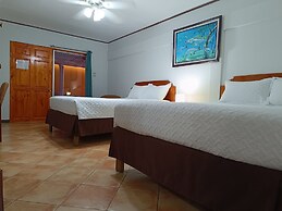 Banana Bay Marina