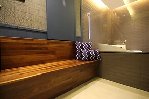 Club Hotel